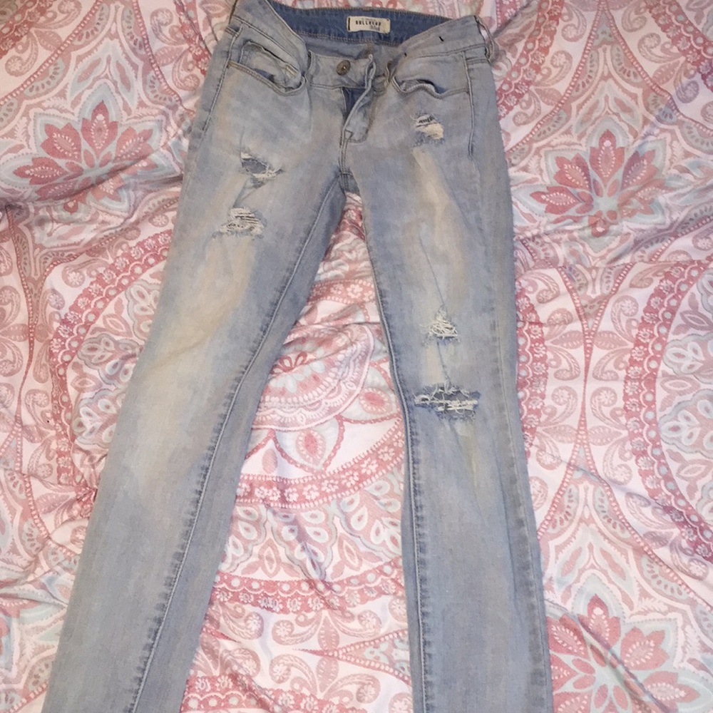 Bullhead Distressed Jeans